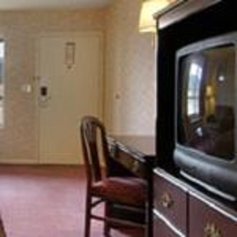 Super 8 By Wyndham Decatur Priceville Экстерьер фото