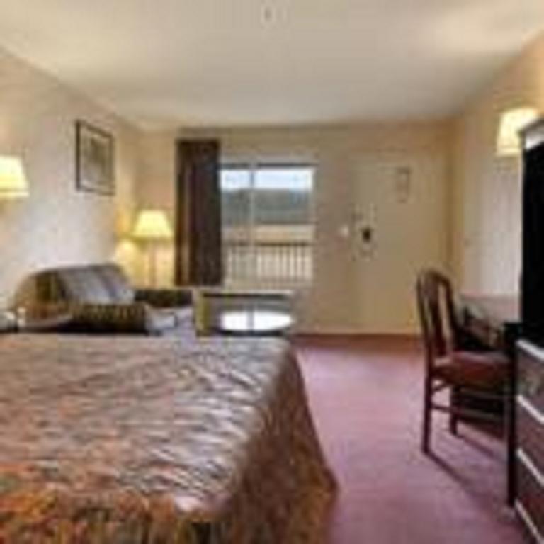 Super 8 By Wyndham Decatur Priceville Экстерьер фото