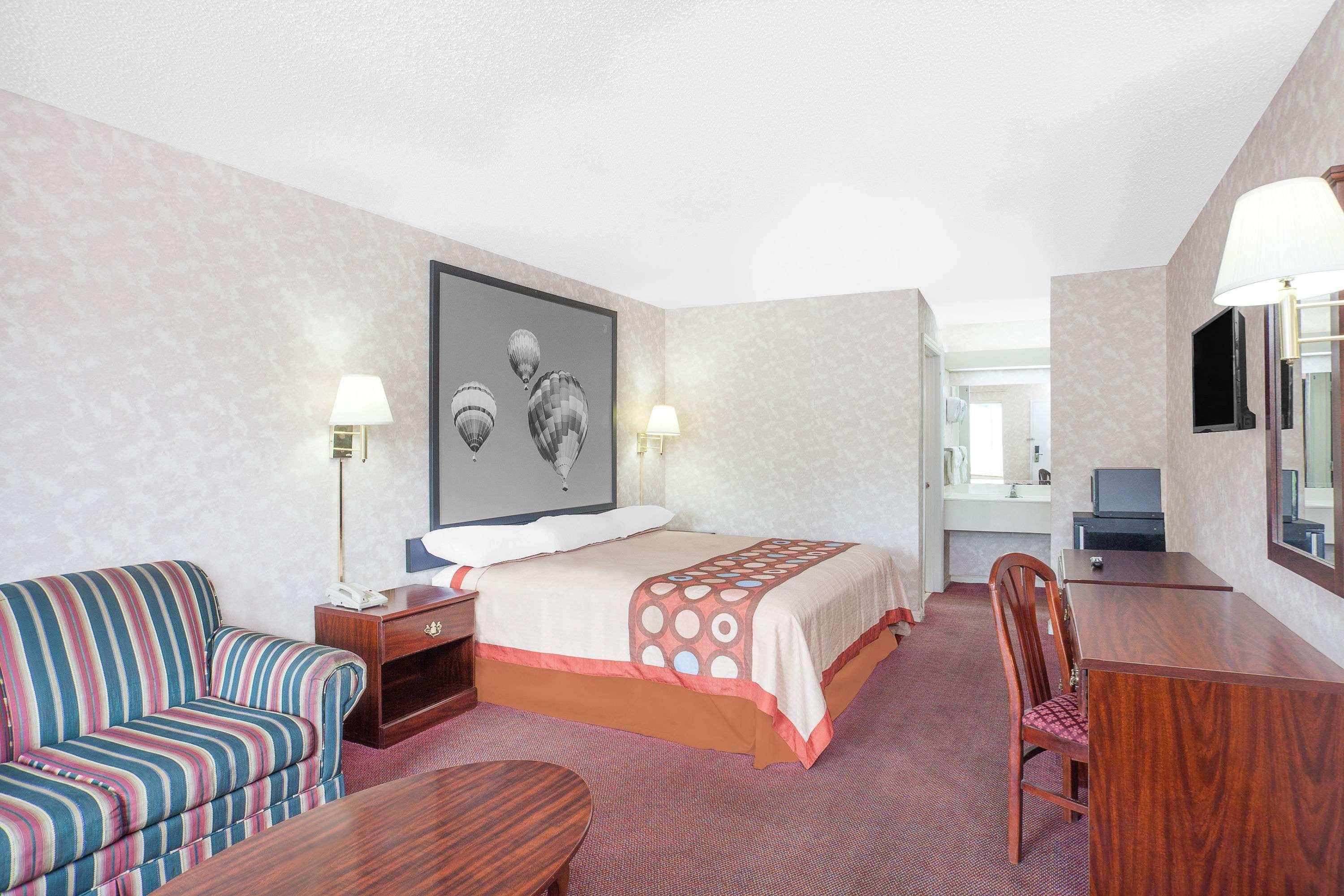 Super 8 By Wyndham Decatur Priceville Экстерьер фото