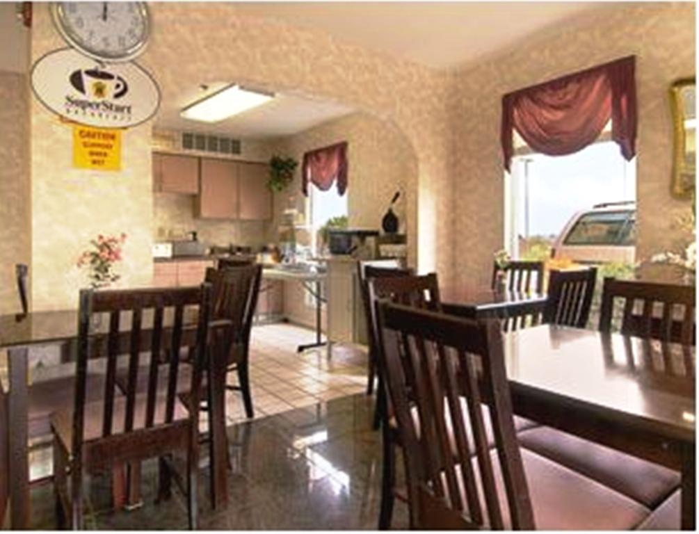 Super 8 By Wyndham Decatur Priceville Ресторан фото