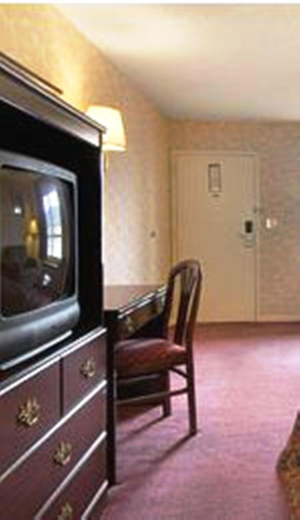 Super 8 By Wyndham Decatur Priceville Экстерьер фото